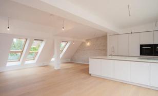 Four-room penthouse with two terraces in Friedrichshain-Kreuzberg, Berlin, Germany for 1,500,000 €
