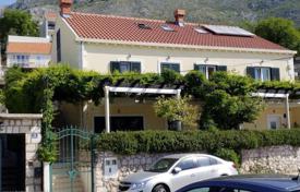 Spacious apartment house with three terraces, sea views and a garden, near the beach, Dubrovnik, Dubrovnik-Neretva County, Croatia for 750,000 €