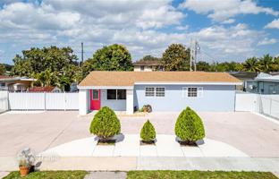 3-bedroom house 174 m² in Miami Gardens for $545,000