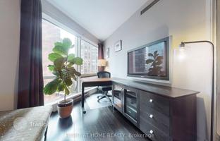 5-bedroom apartment in Bay Street for C$855,000