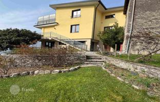 3-bedroom townhouse 275 m² in Nesso for 577,000 €