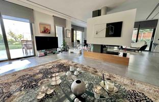 4-bedroom villa 370 m² in Pylaia for 1,800,000 €