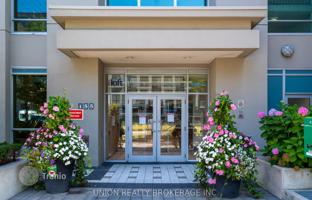 5-bedroom apartment in Etobicoke for C$1,141,000