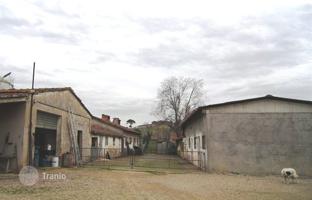 Land plot in Cortona for 1,800,000 €