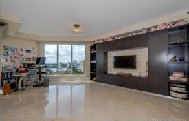 Comfortable flat with ocean views in a residence on the first line of the beach, Aventura, Florida, USA for $2,950,000