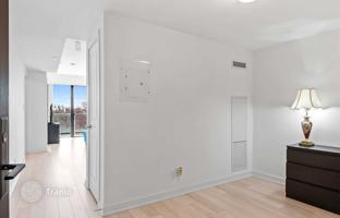 5-bedroom apartment in Kingston Road for C$641,000