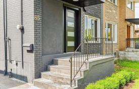 Terraced house – North York, Toronto, Ontario,  Canada for C$1,673,000