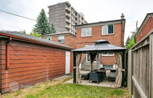 12-bedroom house in Old Toronto for C$1,848,000