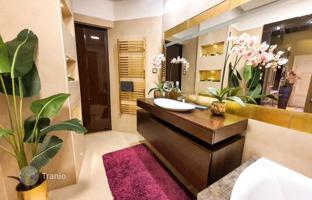 Apartment 100 m² in Budapest for 605,000 €