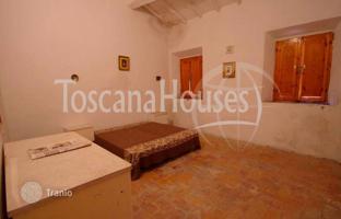 4-bedroom villa 600 m² in Pienza for 950,000 €