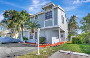 3-bedroom house 196 m² in Davie for $585,000