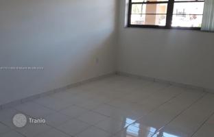 2-bedroom apartments in condo 84 m² in Hialeah for $260,000