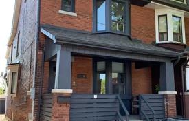 Terraced house – York, Toronto, Ontario,  Canada for C$1,736,000