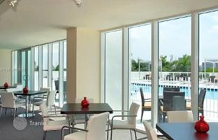 2-bedroom apartments in condo 93 m² in Miami for $427,000