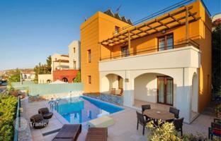 15-bedroom villa 695 m² in Chania for 2,500,000 €