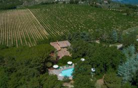 Estate with vineyards for sale near Arezzo Tuscany for 2,900,000 €