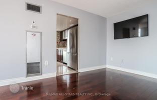 6-bedroom apartment in East York for C$862,000
