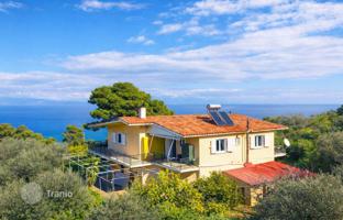 Two-level house with a large plot and sea views, Marmara, Peloponnese, Greece for 250,000 €