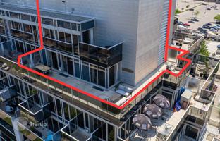 5-bedroom apartment in The Queensway for C$1,010,000