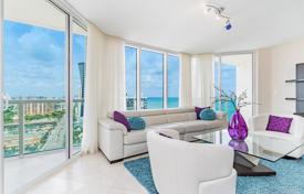Comfortable apartment with ocean views in a residence on the first line of the beach, Sunny Isles Beach, Florida, USA for $889,000