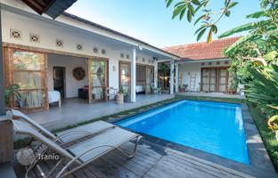 4-bedroom villa 230 m² in Canggu for $320,000