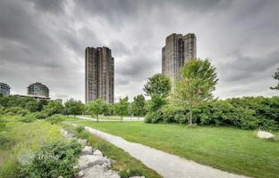 6-bedroom apartment in Lake Shore Boulevard West for C$1,247,000