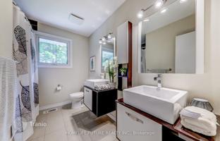 10-bedroom house in Scarborough for C$1,890,000