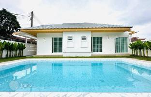 3-bedroom villa 440 m² in Mueang Phuket for $209,000