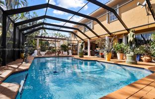 4-bedroom house 436 m² in Miami for $1,800,000