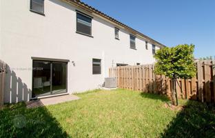 3-bedroom townhouse 142 m² in Homestead for $490,000