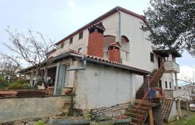 House We are selling a house 3 km from Poreč for 780,000 €