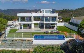 4-bedrooms townhome 400 m² in Lloret de Mar, Spain for 975,000 €