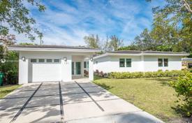 Cozy villa with a pool, a patio, a garden, a terrace and a garage, Miami, USA for $1,647,000