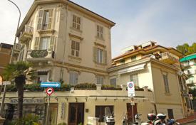 Cozy apartment just a few steps from the sea in Ospedaletti, Liguria, Italy for 350,000 €
