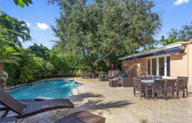 Renovated villa with a private garden, a swimming pool, a parking and a terrace, Coral Gables, USA for $1,545,000