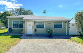 Townhome – North Miami Beach, Florida, USA for $645,000