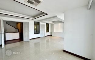 8-bedroom villa 440 m² in Pattaya for 447,000 €