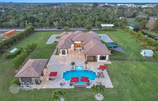 5-bedroom house 543 m² in Florida for $3,890,000