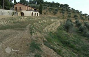 Land plot 2,327 m² in Cetona for 1,900,000 €