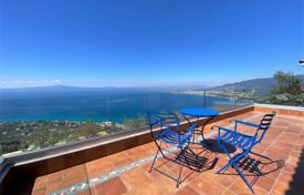 Three houses with a large plot and panoramic sea views in Kalamata, Peloponnese, Greece for 1,250,000 €