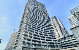 Apartment – Capreol Court, Old Toronto, Toronto,  Ontario,   Canada for C$818,000
