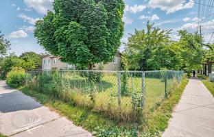 12-bedroom house in Scarborough for C$1,424,000