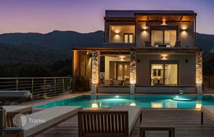 2-bedroom villa 170 m² in Elounda for 1,600,000 €