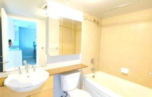 2-bedroom apartment in Front Street West for C$791,000
