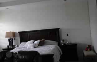 5-bedroom house 455 m² in Miami Lakes for $1,280,000