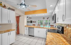 Townhome – Hollywood, Florida, USA for $675,000