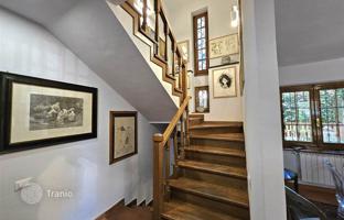 3-bedroom villa 270 m² in Massa for 735,000 €