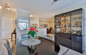 Apartment – Lake Shore Boulevard West, Etobicoke, Toronto,  Ontario,   Canada for C$814,000