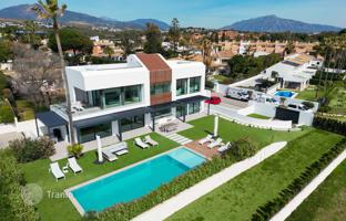 5-bedroom villa 699 m² in Estepona for 4,900,000 €