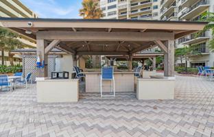 3-bedroom apartments in condo 310 m² in Pompano Beach for $1,750,000